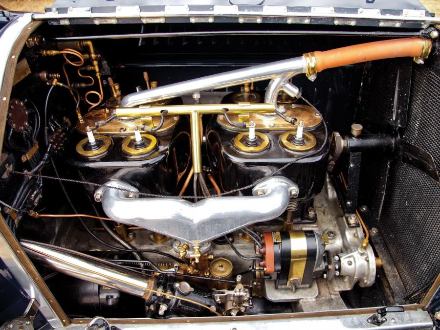 Моторный отсек Stutz Model C Bulldog 1916 года  (фото 3 из 7)